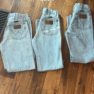 Classic Light Blue Men's wrangler jeans